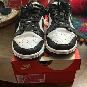 Nike Women’s Dunks Pandas